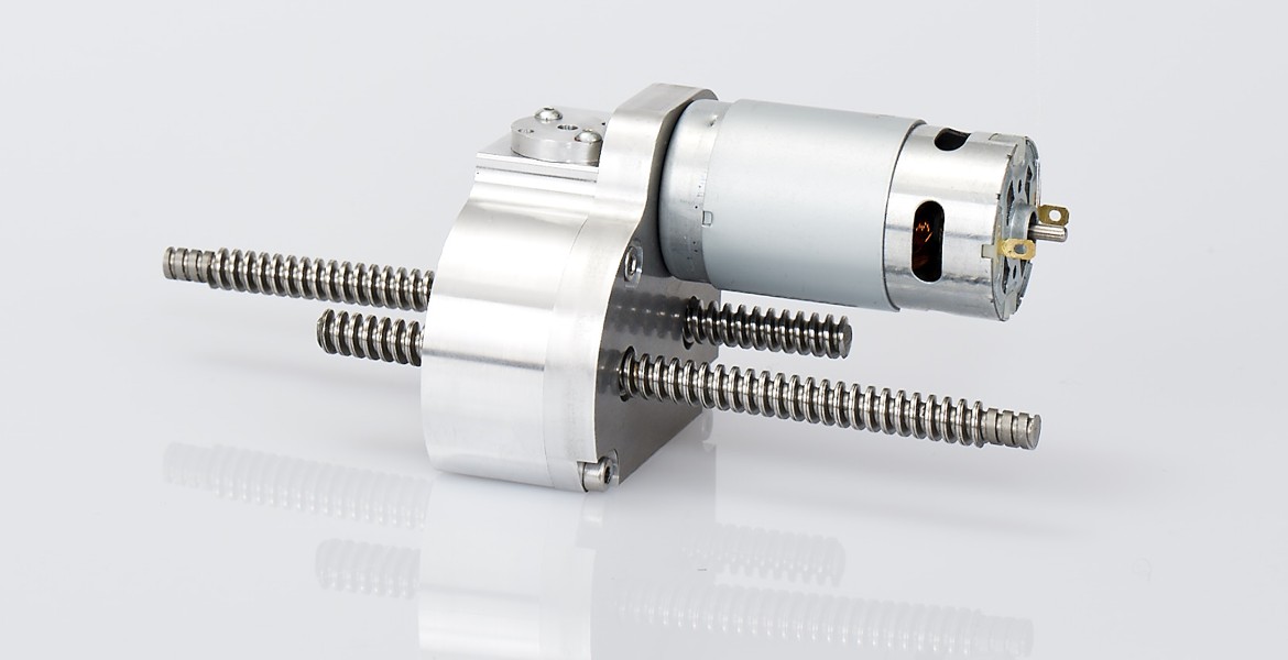 Double passing screw linear actuator with right angle DAVRD
