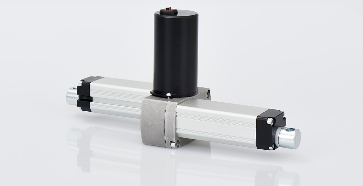 Telescopic linear actuator double worm gear with double exit with opposite strokes DAVDT